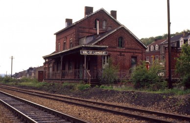VAL ST LAMBERT  DIA 83-4675.jpg